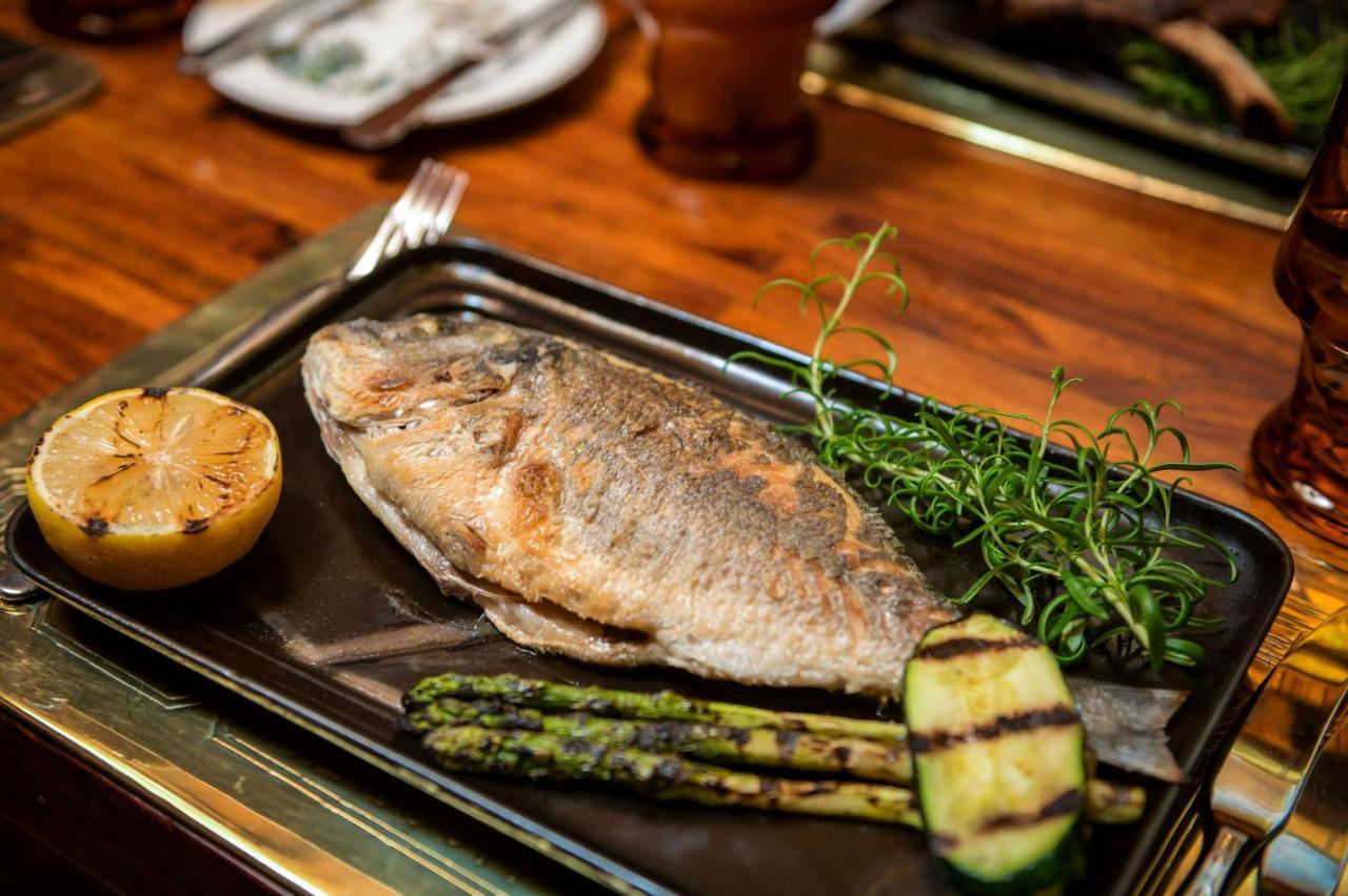 Radisson Blu Hotel, Kuwait Kuveyt Dış mekan fotoğraf Grilled turbot