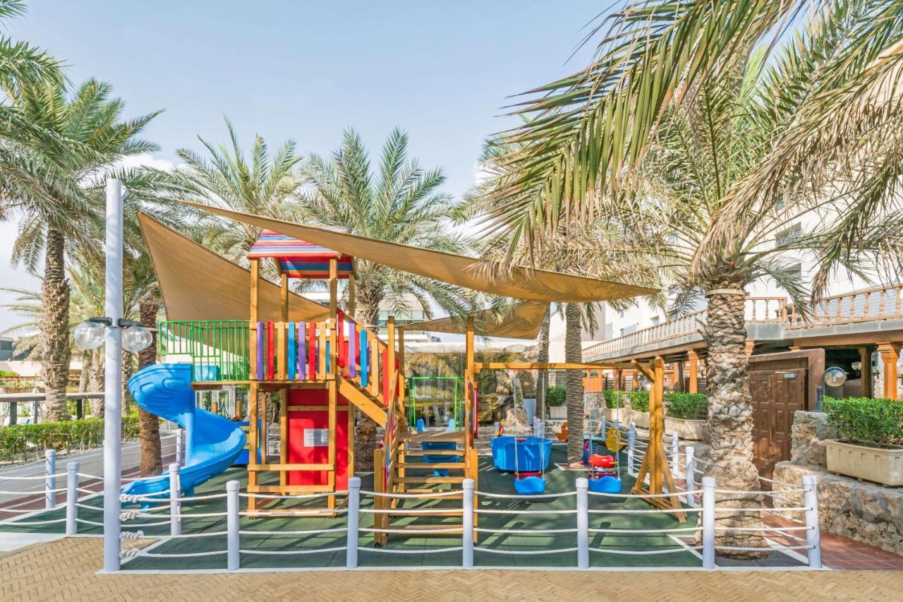 Radisson Blu Hotel, Kuwait Kuveyt Dış mekan fotoğraf Playground at the resort
