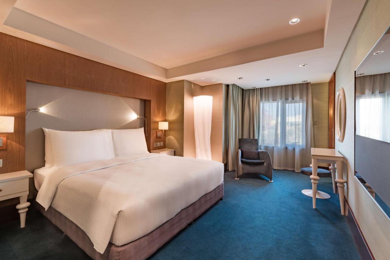 Radisson Blu Hotel, Kuwait Kuveyt Dış mekan fotoğraf Deluxe Room