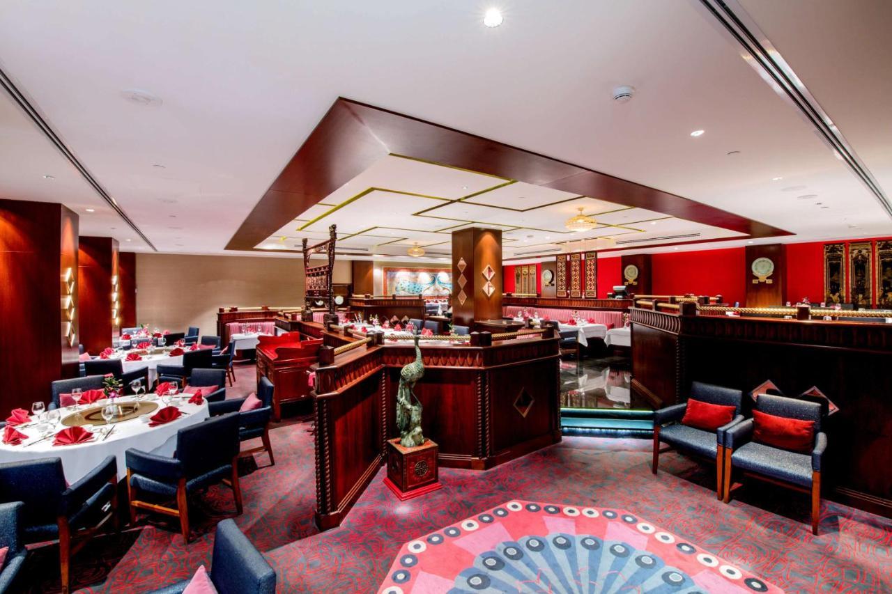 Radisson Blu Hotel, Kuwait Kuveyt Dış mekan fotoğraf The interior of the restaurant